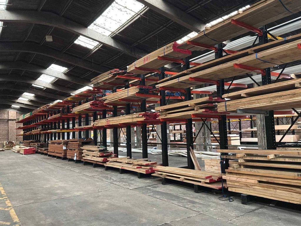 Double-sided cantilever racking 8x48