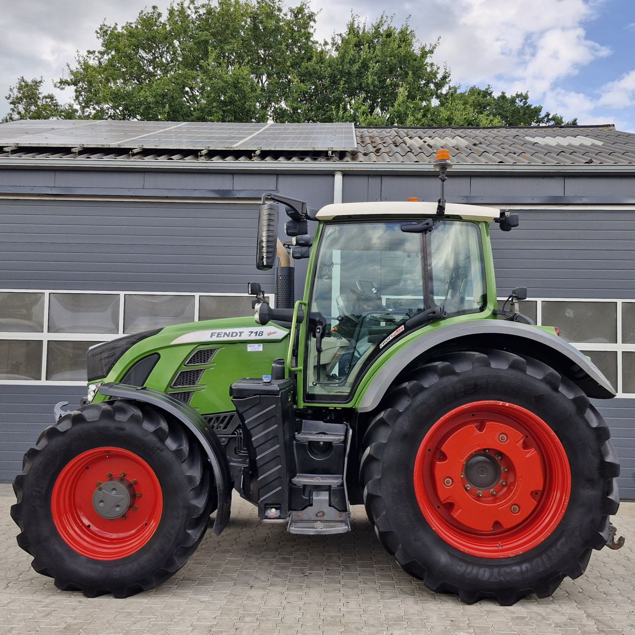 Fendt 718 vario S4 profi plus