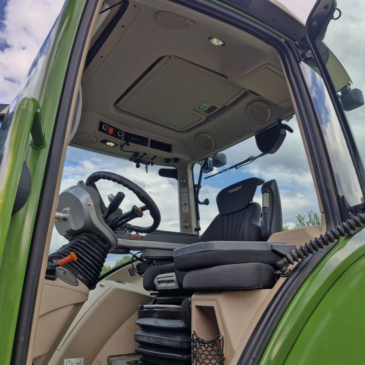 Fendt 718 vario S4 profi plus