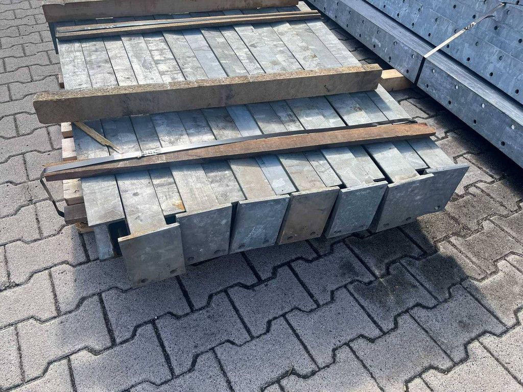 Doppelseitiges Kragarmregal 4x16