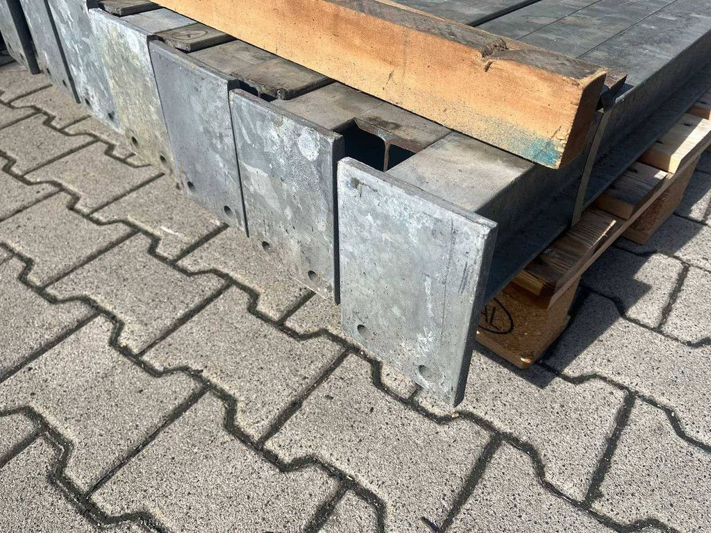 Doppelseitiges Kragarmregal 4x16