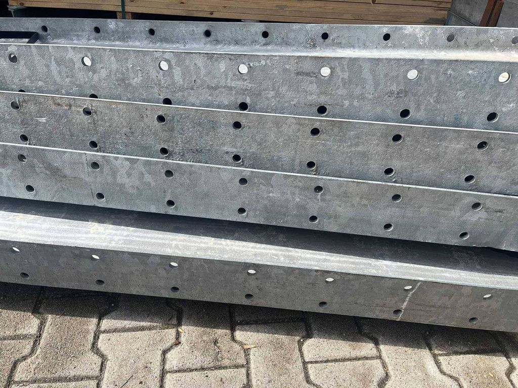Doppelseitiges Kragarmregal 4x16