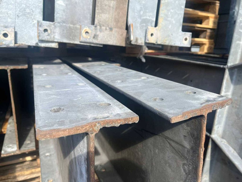 Double-sided Cantilever Racking 4x16