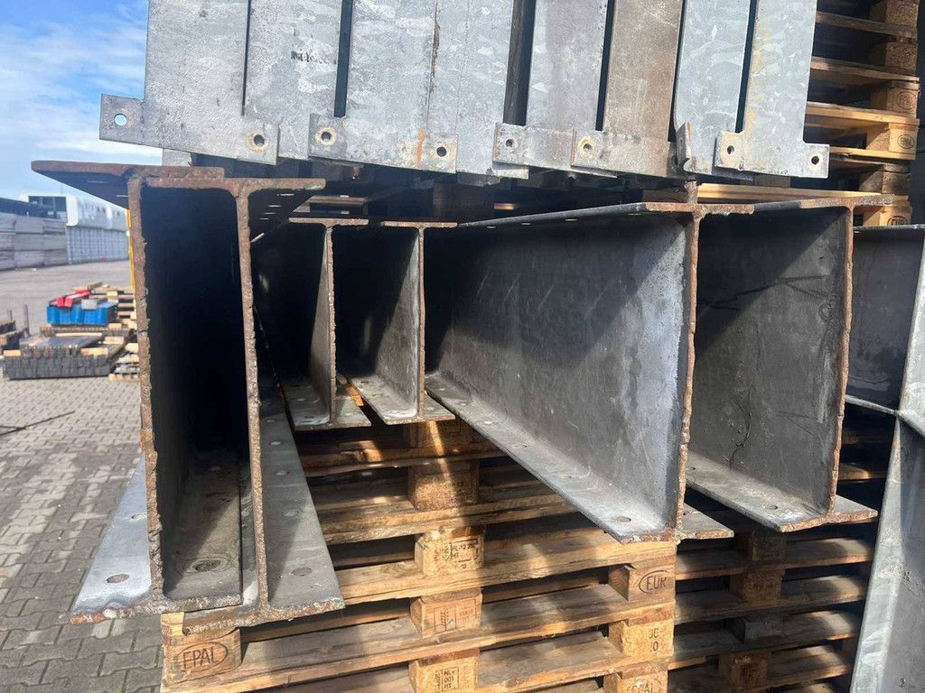 Double-sided Cantilever Racking 4x16