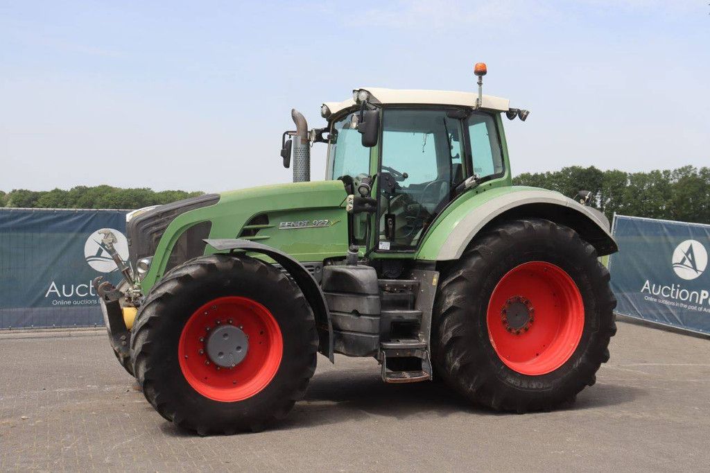 Fendt 927 Vario Diesel Tractor