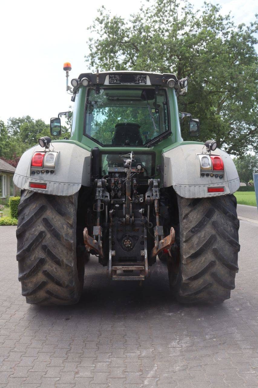 Fendt 927 Vario Diesel Tractor
