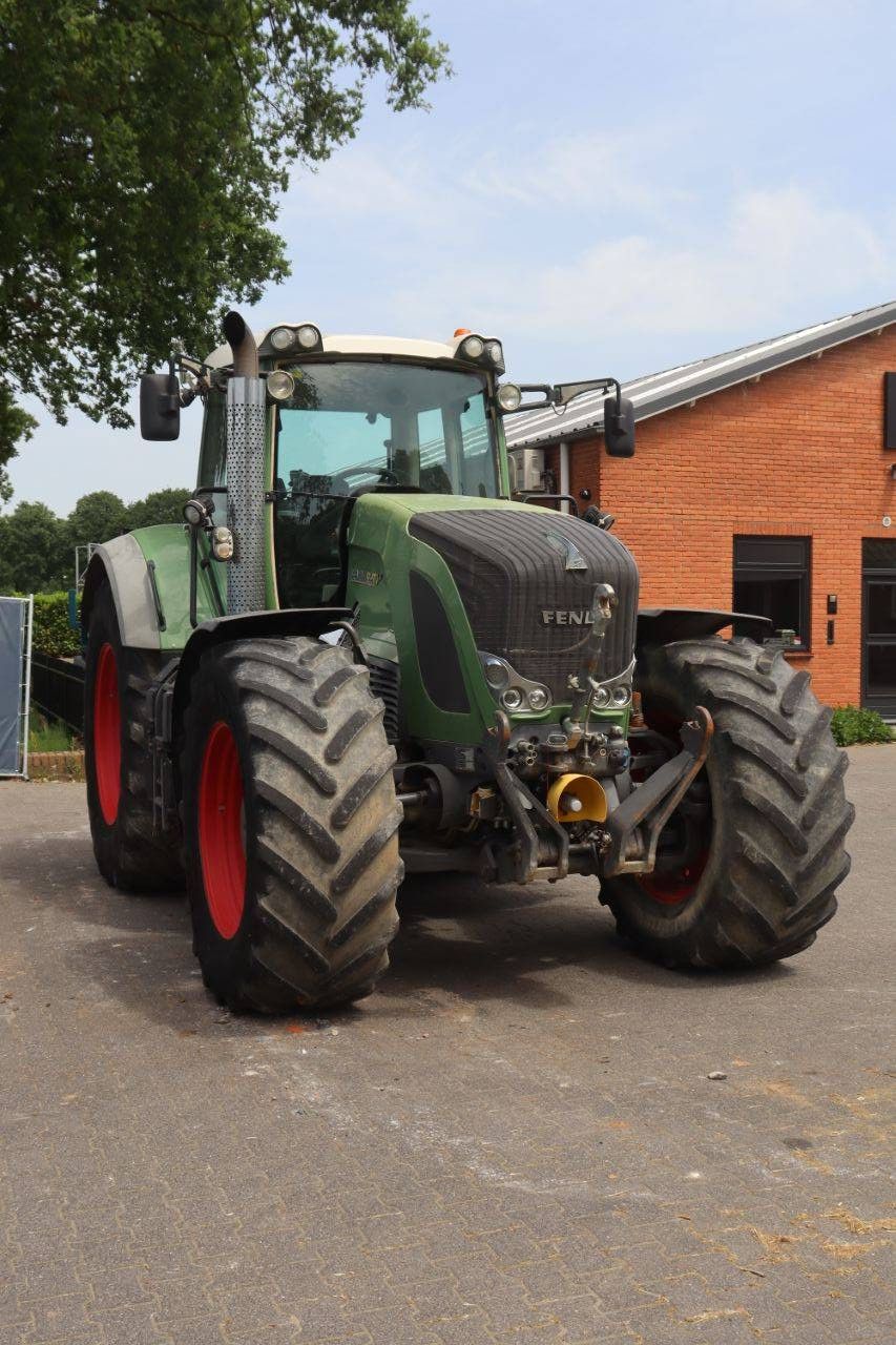 Fendt 927 Vario Diesel Tractor