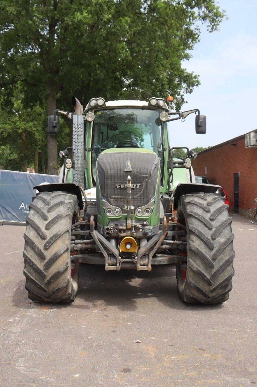 Fendt 927 Vario Diesel Tractor