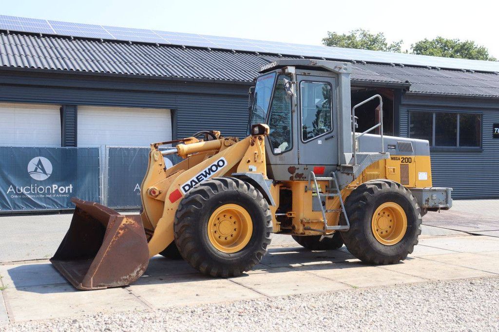 Daewoo Mega 200 Diesel Wheel Loader 101kW 1996