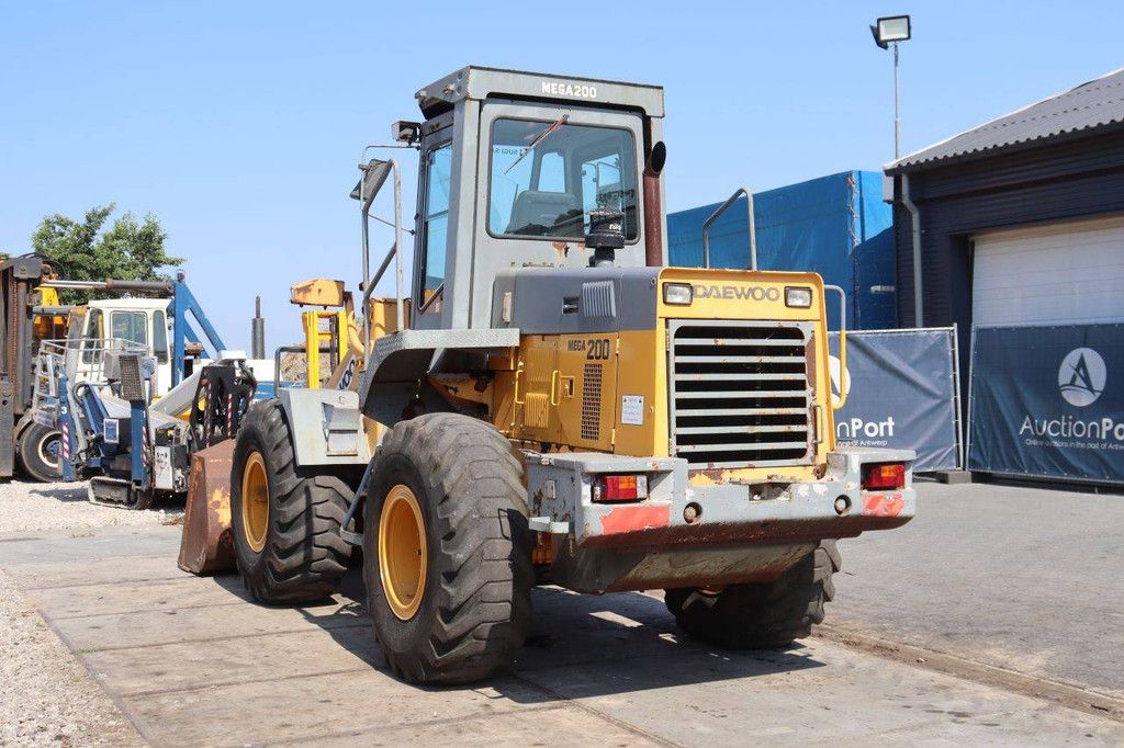Daewoo Mega 200 Diesel Wheel Loader 101kW 1996
