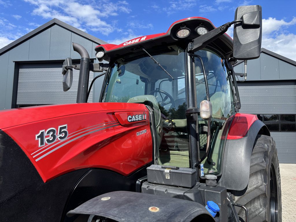 Case IH Maxxum 135. Vooras en Cabine vering, 40km eco