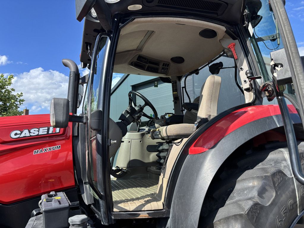 Case IH Maxxum 135. Vooras en Cabine vering, 40km eco