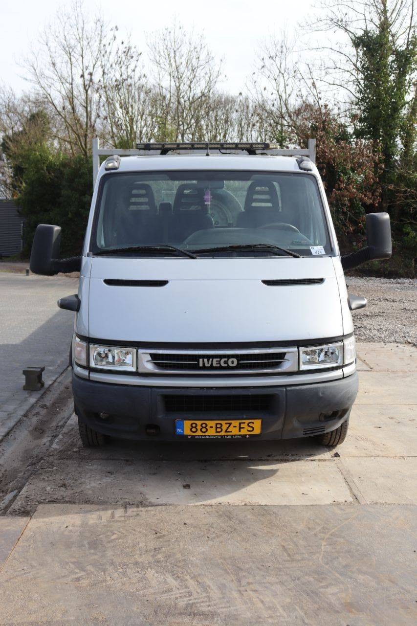 Iveco Daily 35C17 Diesel 166 PS 2006 BE Traktor mit Halbtieflader