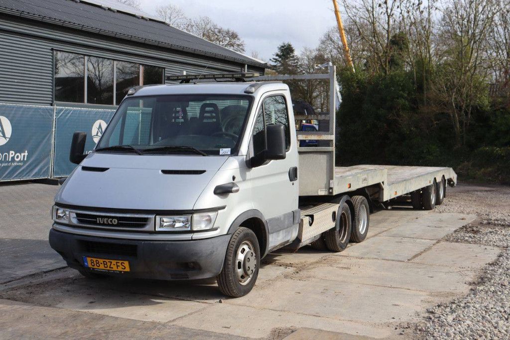 Iveco Daily 35C17 Diesel 166 PS 2006 BE Traktor mit Halbtieflader