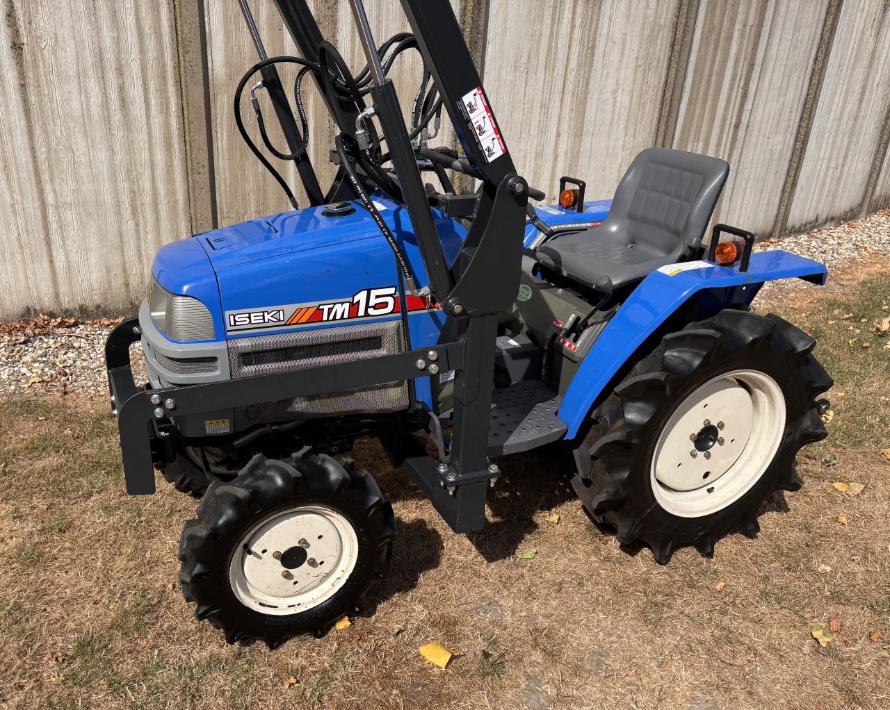 Iseki TM15 4x4 met nieuwe voorlader en grote beurt
