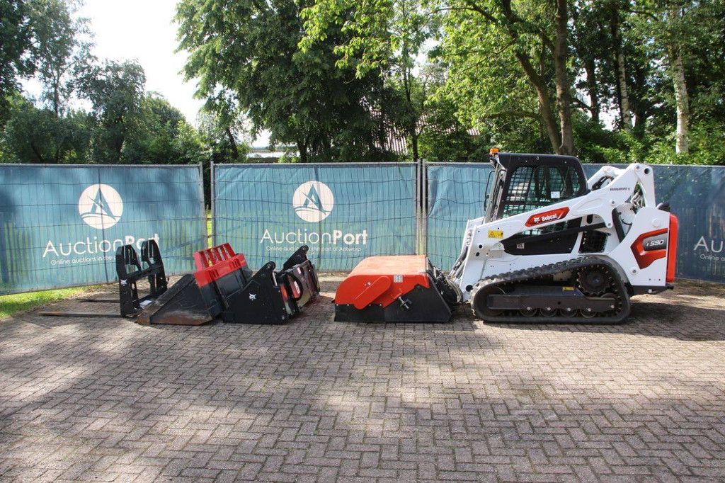 Bobcat T590 Diesel-Kompaktlader 50,8 kW, Baujahr 2020, mit verschiedenen Anbaugeräten
