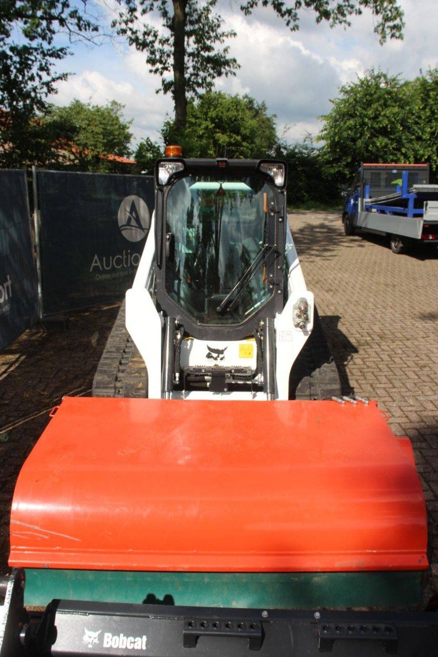 Bobcat T590 Diesel-Kompaktlader 50,8 kW, Baujahr 2020, mit verschiedenen Anbaugeräten