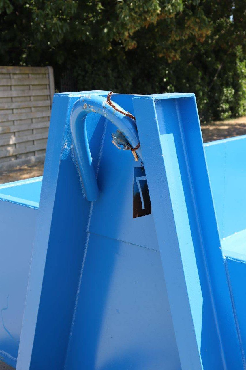 Skip container 5x2.25x1m
