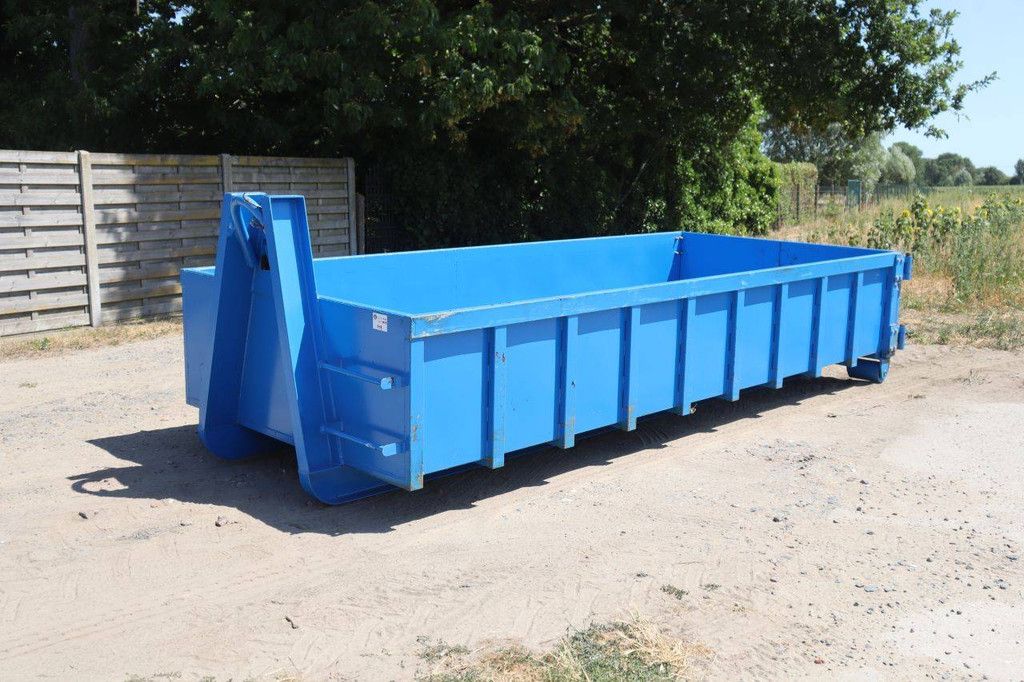 Skip container 5.5x2.25x1m