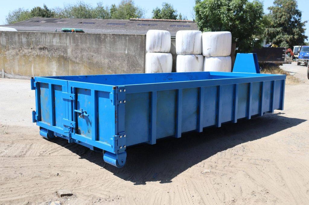 Skip container 5.5x2.25x1m