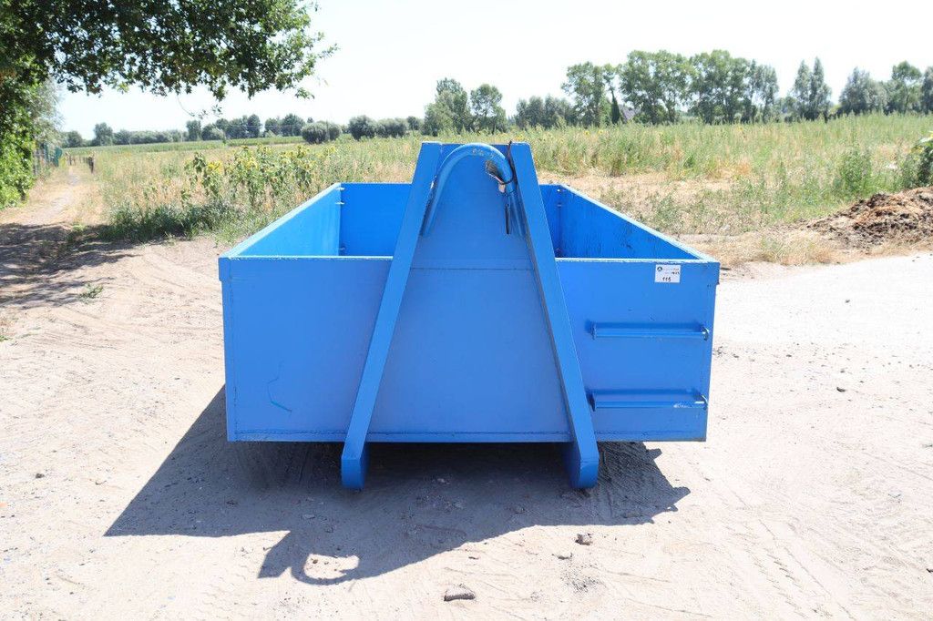 Skip container 5.5x2.25x1m