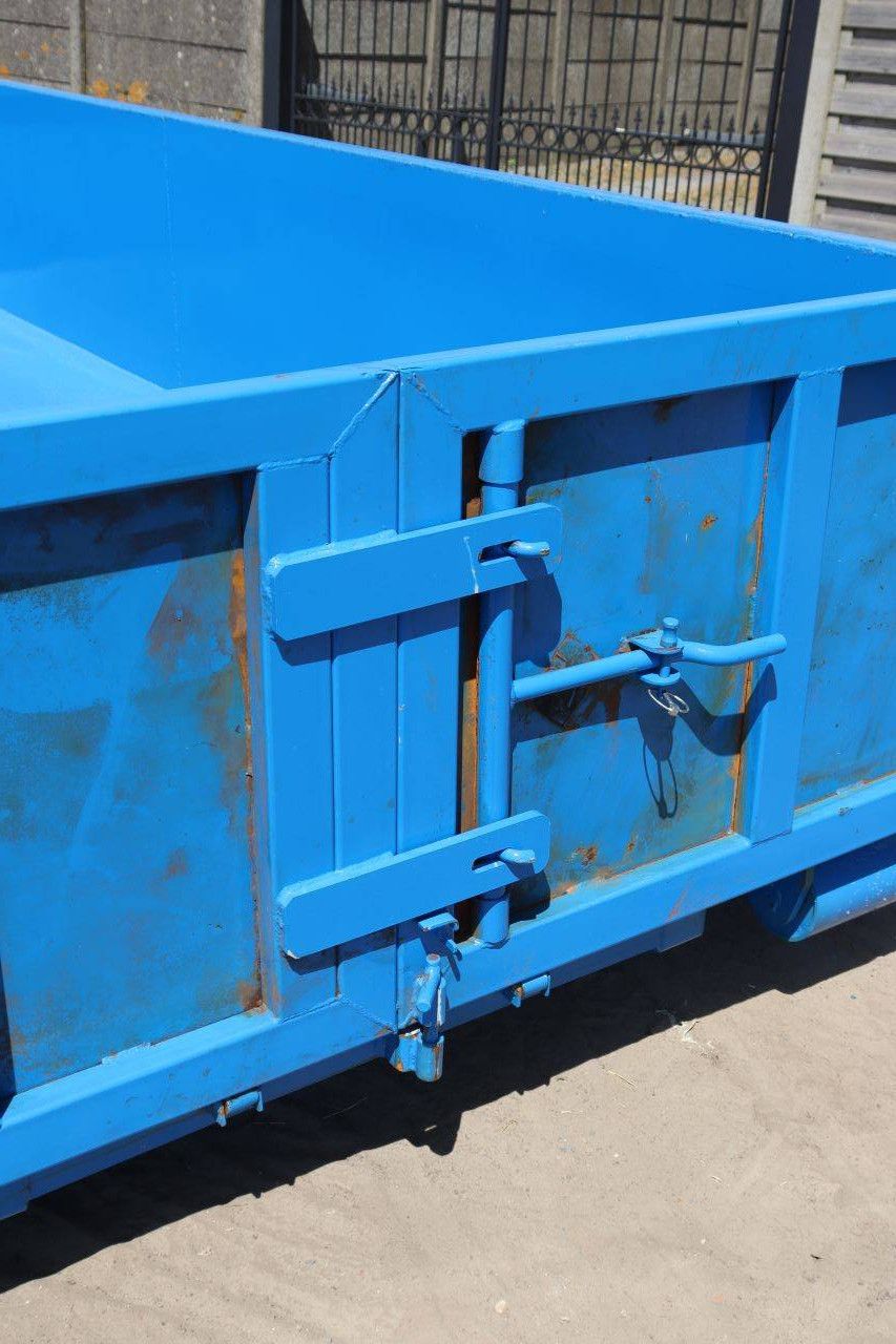 Skip container 5.5x2.25x1m