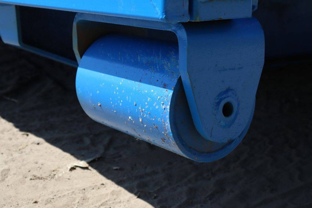 Skip container 5.5x2.25x1m