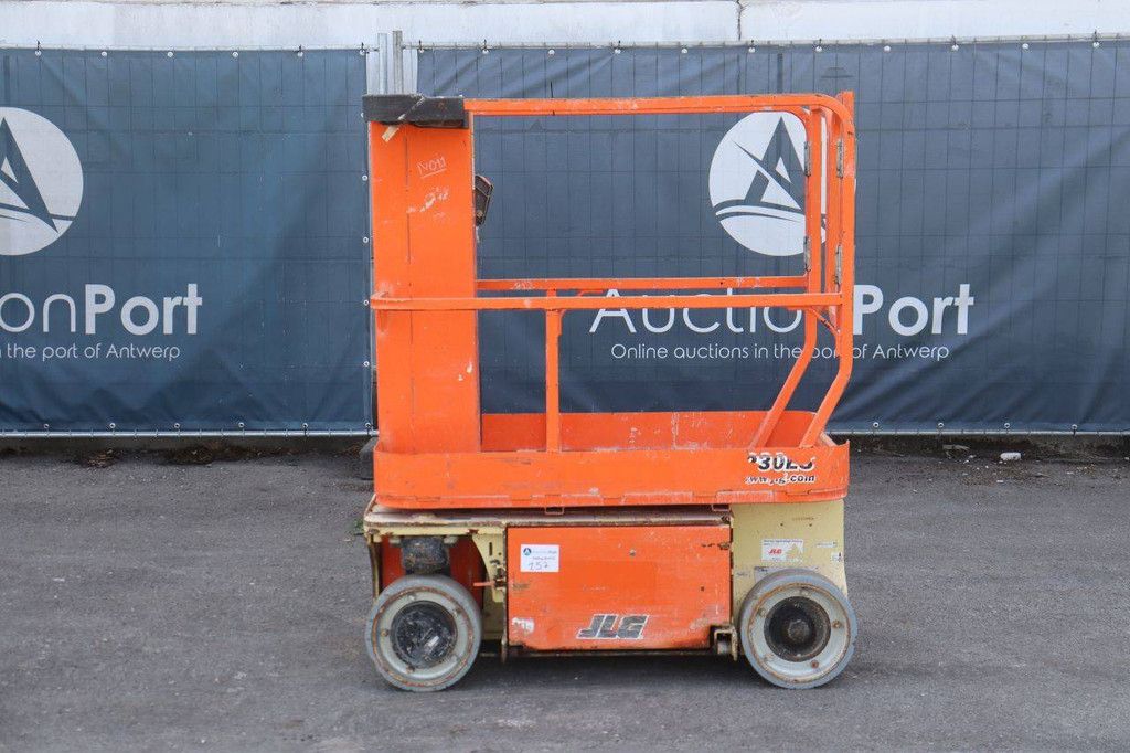 JLG 1230ES Electric Mast Lift 5.66m 2014