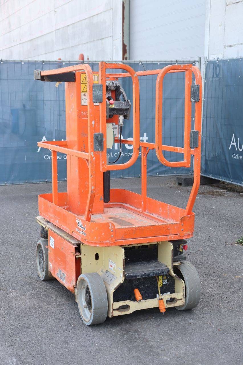 JLG 1230ES Electric Mast Lift 5.66m 2014