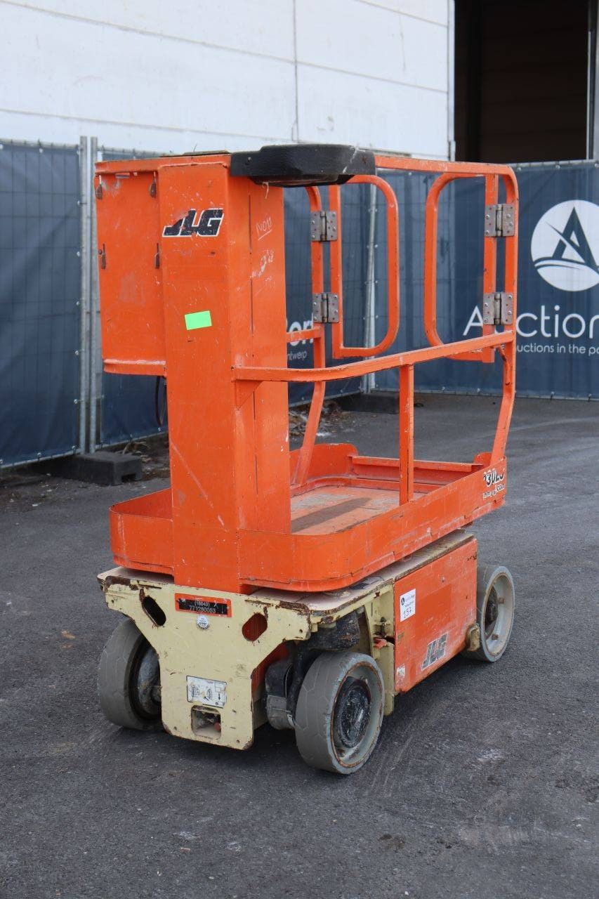 JLG 1230ES Electric Mast Lift 5.66m 2014