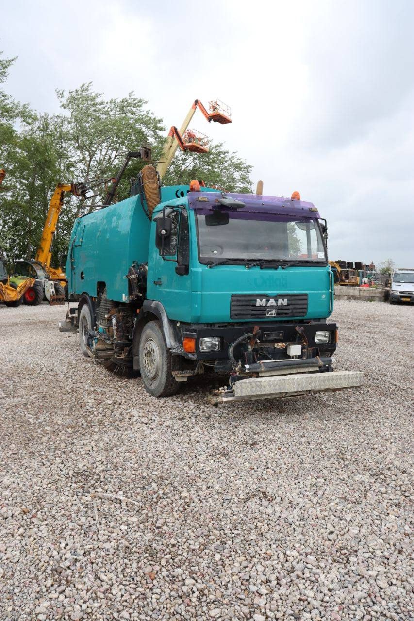 Straßenkehrmaschine MAN VIAJET 7 R/HS Diesel 2005
