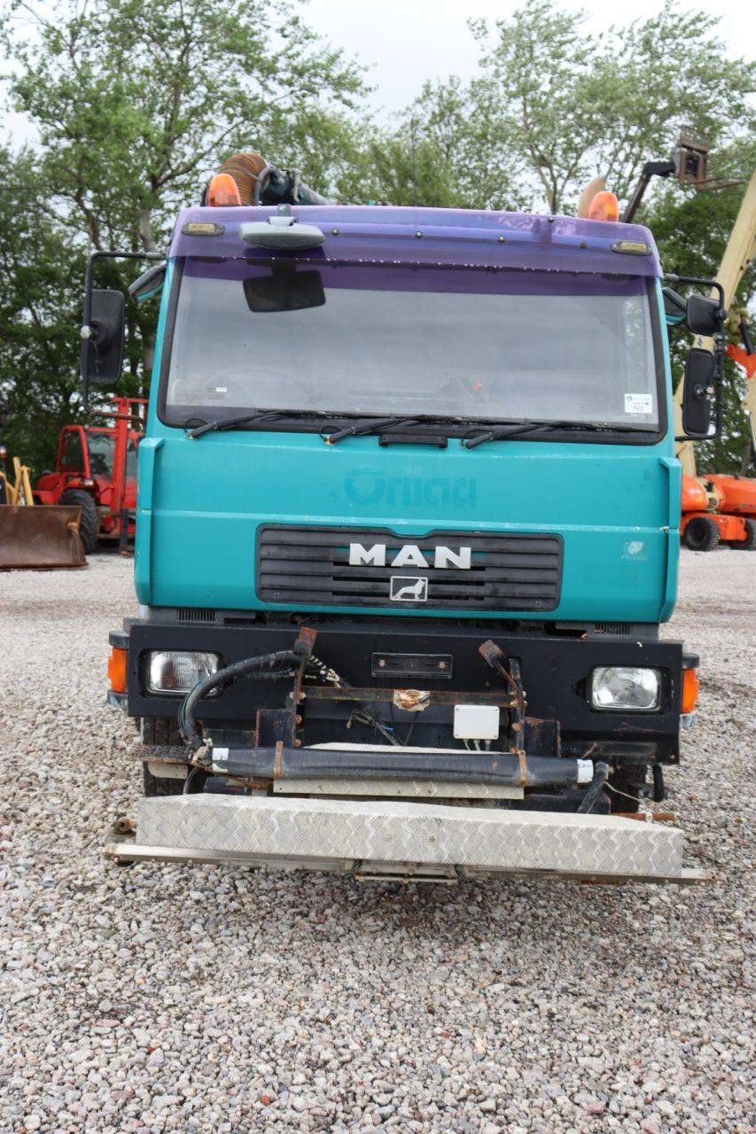 Straßenkehrmaschine MAN VIAJET 7 R/HS Diesel 2005