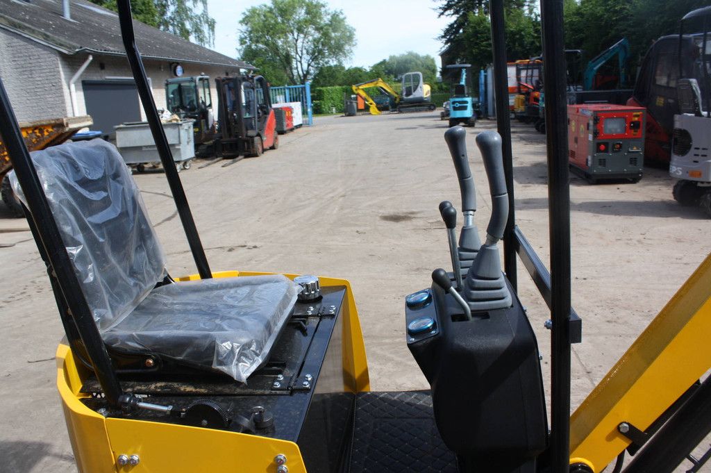 Mini excavator Nuoman EPS NM-E12 Diesel 7kW Demo