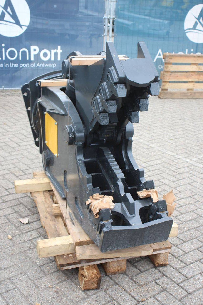 Mustang RH16 Concrete Crusher 2022 New