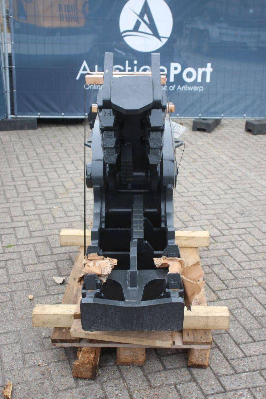 Mustang RH16 Concrete Crusher 2022 New