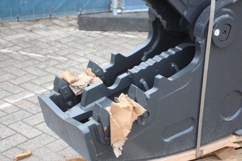 Mustang RH16 Concrete Crusher 2022 New