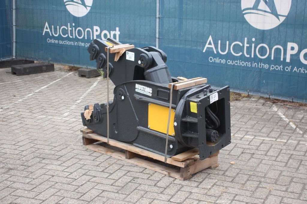 Mustang RH12 Betonbrecher 2022 Neu