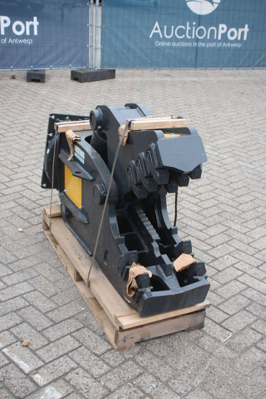 Mustang RH12 Betonbrecher 2022 Neu