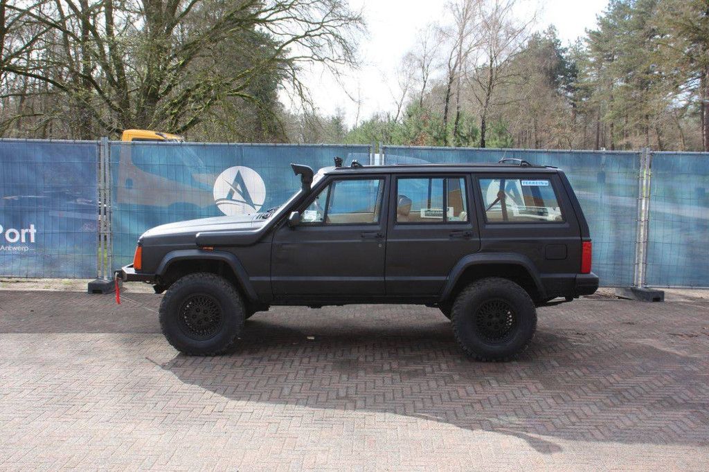 Jeep Cherokee Limited Benzin 1987 (Margin)