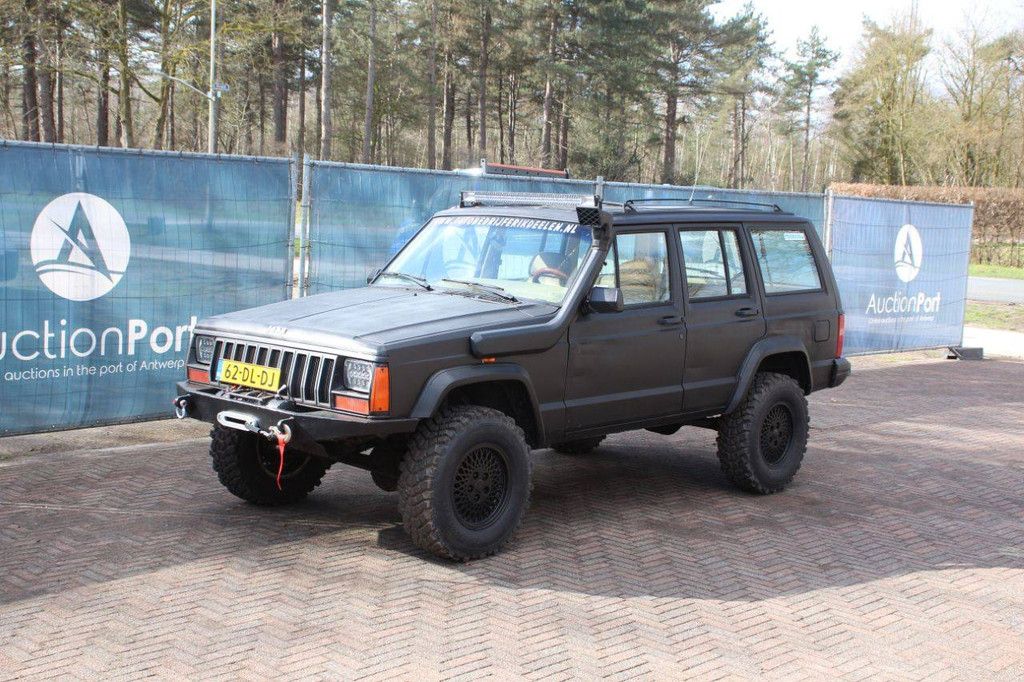 Jeep Cherokee Limited Benzin 1987 (Margin)