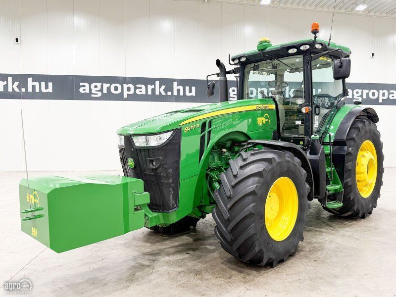 John Deere 8270R