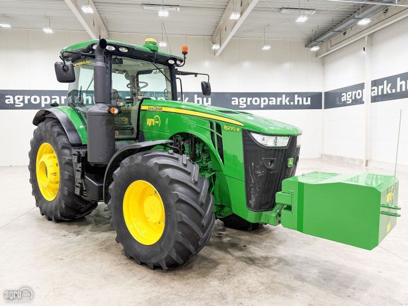 John Deere 8270R