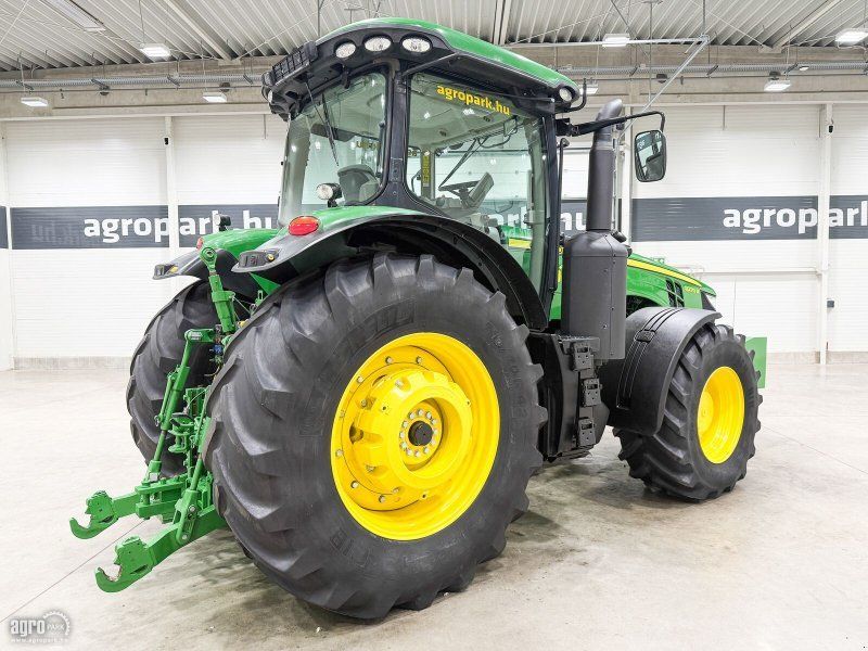 John Deere 8270R