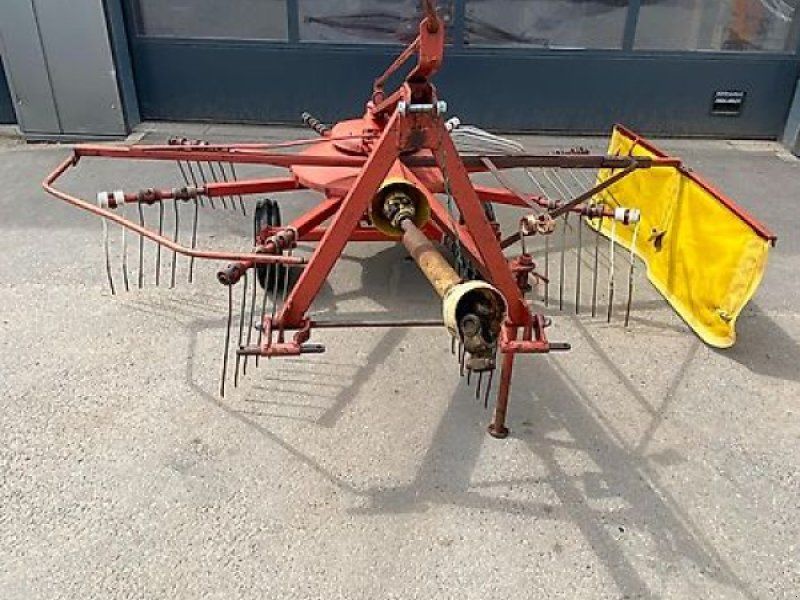 Pöttinger SK246 Schwadkreisel 301
