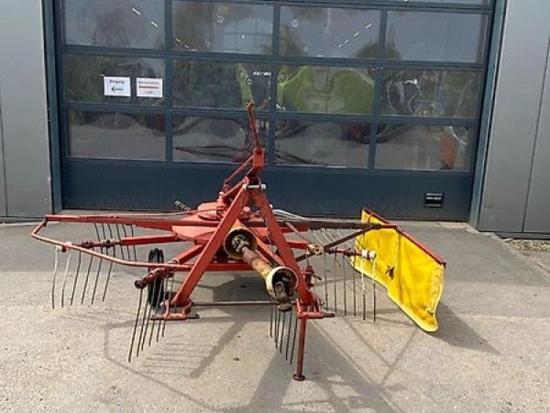 Pöttinger SK246 Schwadkreisel 301