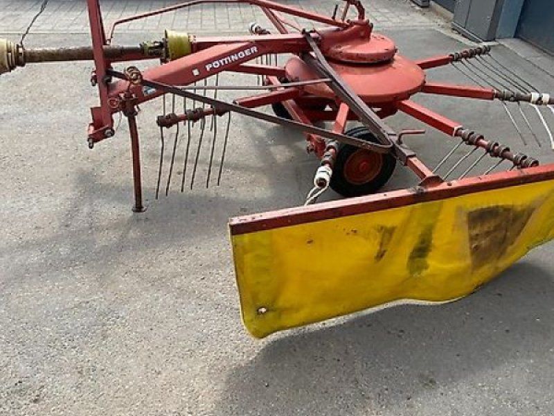 Pöttinger SK246 Schwadkreisel 301