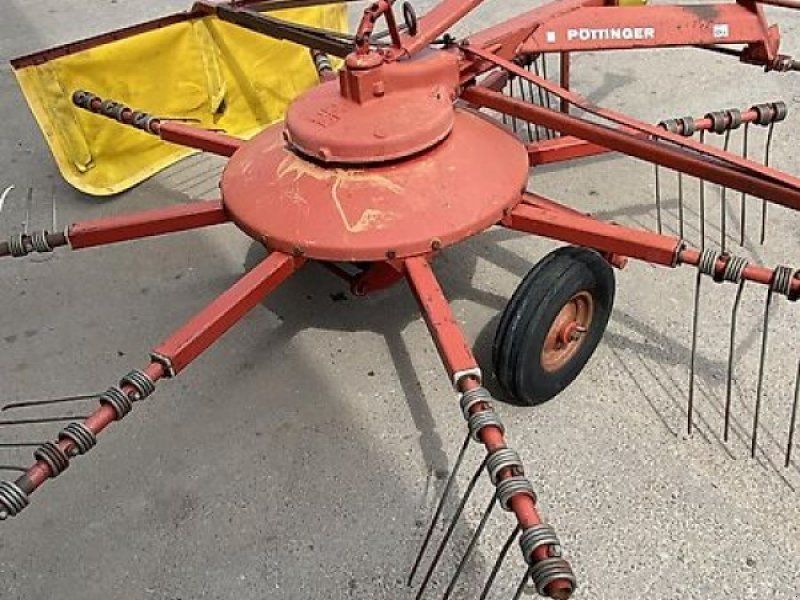 Pöttinger SK246 Schwadkreisel 301
