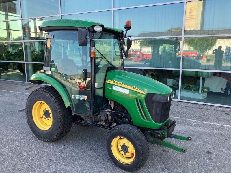 John Deere 3720