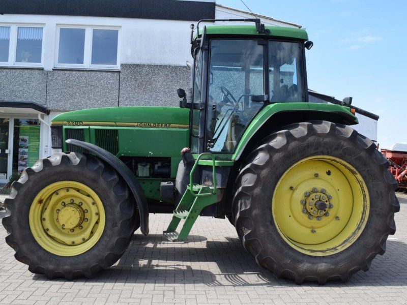 John Deere 7700