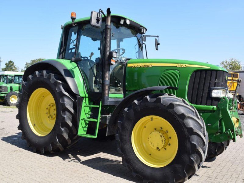 John Deere 6820